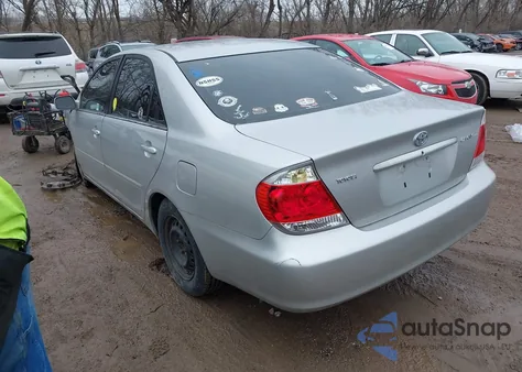 2005 Toyota Camry Le из США, поврежденный, VIN 4T1BE32K95U095812